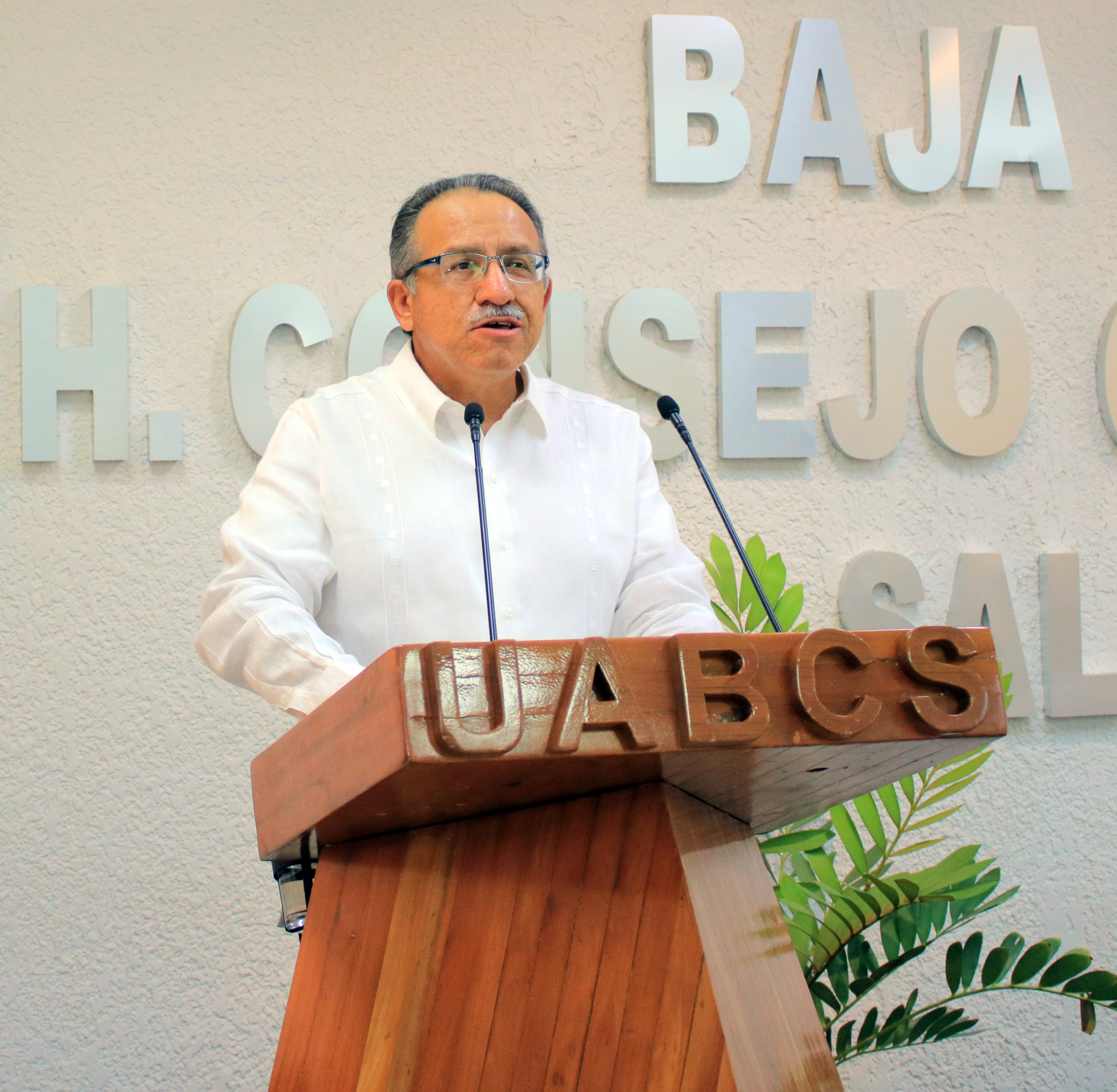 Dr Dante Salgado Rinde Su Primer Informe Como Rector De La UABCS