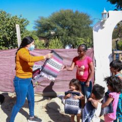 DIF Los Cabos entregó más de mil 700 cobijas a través de la campaña “Abriga una Familia”