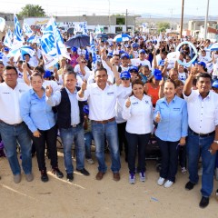 ARTURO DE LA ROSA CON CIENTOS DE SIMPATIZANTES FIRMA COMPROMISO “TRANSFORMANDO JÓVENES”.