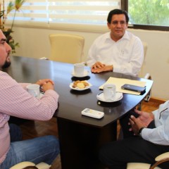 RECIBE SECRETARIO DE SEP A HELMUT CASTILLO  Y AL ENCARGADO DE LA SECCIÓN III DEL SNTE.