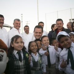 ENTREGA GOBERNADOR CARLOS MENDOZA OTRO PARQUE REHABILITADO Y NUEVA PAVIMENTACIÓN