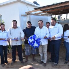 ENTREGAN GOBERNADOR Y ALCALDE 60 VIVIENDAS Y APOYOS A LA ZONA NORTE DE LOS CABOS