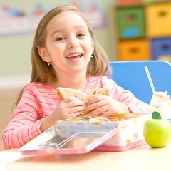 NIÑOS SANOS Y NUTRIDOS EN EL REGRESO A CLASES    