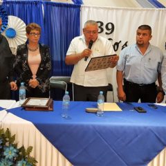 RINDEN HOMENAJE POR JUBILACIÓN AL PROFR. CARLOS PERALTA HIGUERA