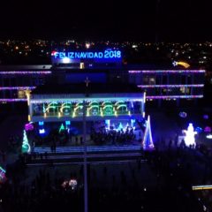 PRESIDENTA DE SEDIF ENCABEZA TRADICIONAL ENCENDIDO DE LUCES EN PLAZA DE LA REFORMA