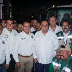 HISTÓRICA ENTREGA DE EQUIPAMIENTO PARA SERVICIOS PÚBLICOS DE LA PAZ