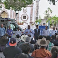 GOBERNADOR ENTREGA AMBULANCIAS EQUIPADAS A BENEFICIO DE MULEGÉ