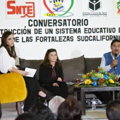 CON PADRES Y MAESTROS SE DESARROLLÓ  CONVERSATORIO “CONSTRUCCIÓN DEL SISTEMA EDUCATIVO LOCAL”