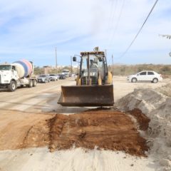 Para prevenir accidentes viales, Gobierno de Los Cabos instala reductores de velocidad  en la avenida Nicolás Tamaral en CSL