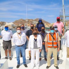 La alcaldesa de Los Cabos Lorena Cortés, supervisa que se cumpla con  las medidas sanitarias en embarcaciones y playas del municipio.