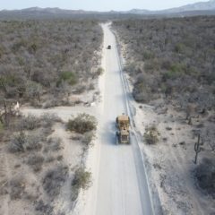 El XIII Ayuntamiento de Los Cabos sigue trabajando en el mejoramiento de caminos rurales; se han rehabilitado 32 mil kilómetros