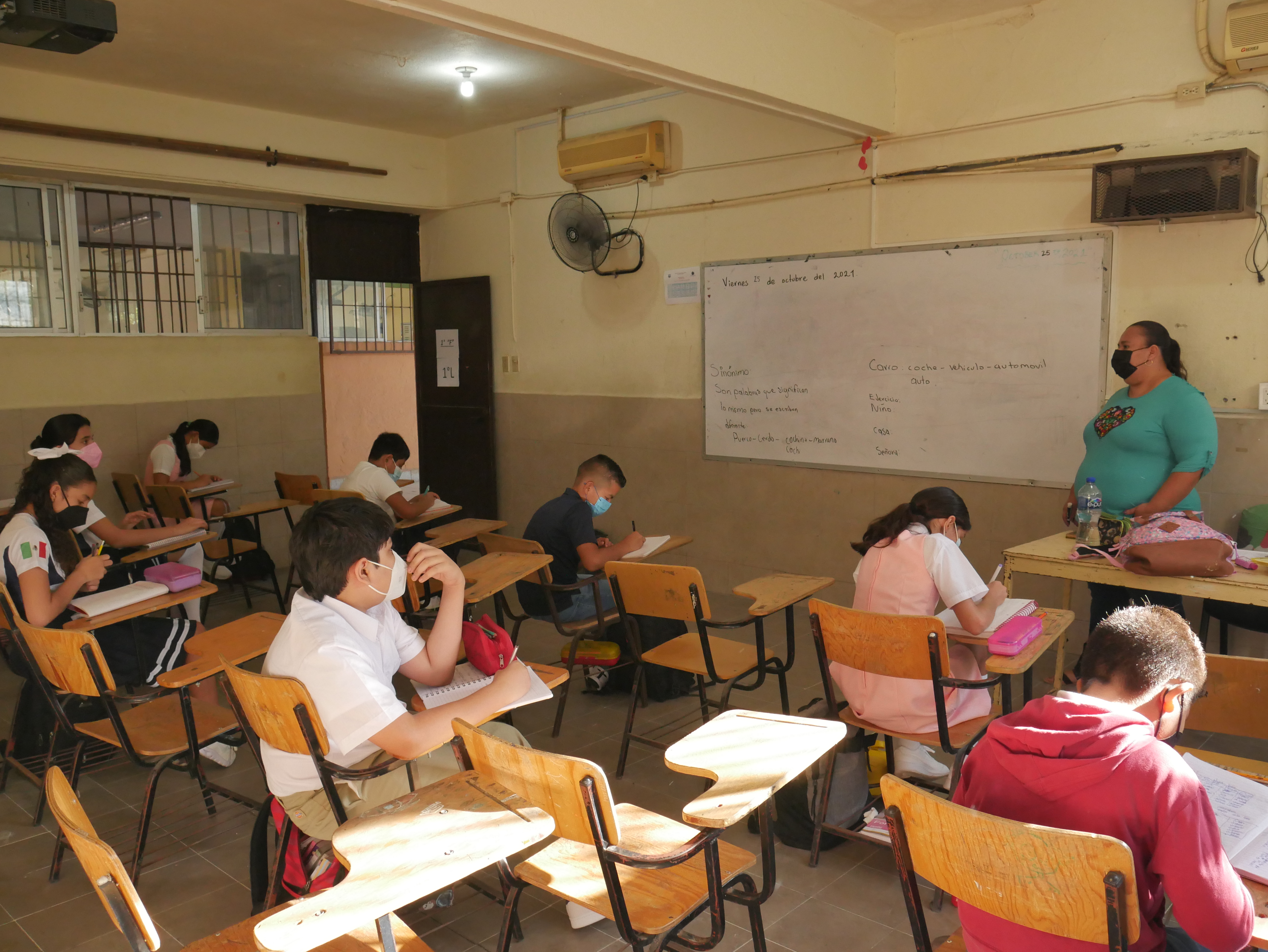 PARTICIPAN EN CLASES PRESENCIALES MÁS DE 550 ESCUELAS DE NIVEL BÁSICO EN BCS