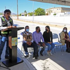 Habitantes del Aguajito en San José del Cabo agradecieron al alcalde Oscar Leggs Castro la conclusión de las obras de pavimentación