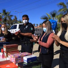 XIV Ayuntamiento de Los Cabos hace entrega de calzado a personas de escasos recursos en CSL