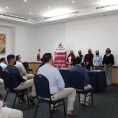 Imparte ICATEBCS, cursos de liderazgo y calidad de servicio