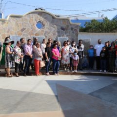 Con homenaje póstumo, entrega de bonos y reconocimientos, el alcalde Oscar Leggs celebró a quienes han dado su vida por la educación en Los Cabos