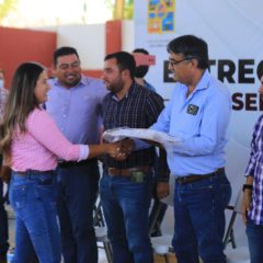 Cumple alcalde Oscar Leggs con la base trabajadora; concluye la entrega de uniformes a colaboradores de Servicios Públicos