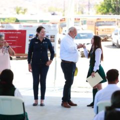 Entrega Víctor Castro infraestructura educativa en Mulegé