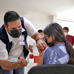 ESTE JUEVES Y VIERNES SE DESARROLLARÁ VACUNACIÓN DE ADOLESCENTES CONTRA COVID EN LA PAZ