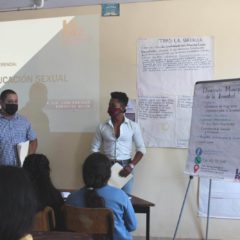 Imparten pláticas sobre educación sexual a jóvenes en Melitón Albañez