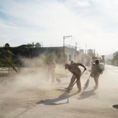 Continúa Servicios Públicos jornadas de limpieza en calles y parques de Los Cabos