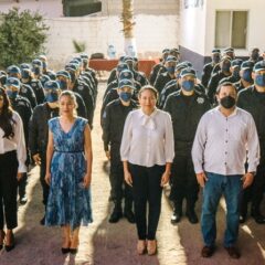 Entrega Alcaldesa uniformes a integrantes de la Policía Auxiliar