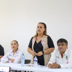 Atienden alcalde Oscar Leggs y presidenta honoraria Flora Aguilar a colaboradores basificados del Sistema Delegacional DIF de CSL