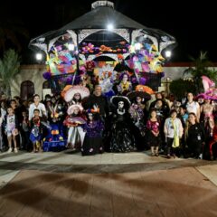 38 niñas, niños y sus familiares pudieron acudir al “Festival del Día de Muertos” en Todos Santos, gracias a la colaboración del Sistema DIF y Cabo Premiere Tours