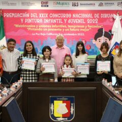 ENTREGA GOBERNADOR VÍCTOR CASTRO COSÍO, PREMIOS A GANADORES DE CONCURSO DE DIBUJO Y PINTURA INFANTIL Y JUVENIL 2022