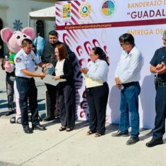 Gobierno de Los Cabos fortalece lazos de colaboración con empresarios; donan máquina extintora al Departamento de Bomberos de SJC