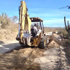 El XIV Ayuntamiento de Los Cabos persiste en la limpieza de caminos rurales