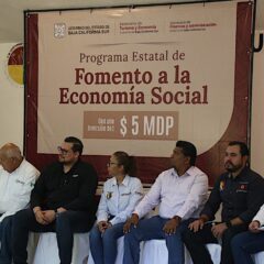 Gobierno de Los Cabos y de BCS fortalecen acciones para impulsar el bienestar de la población; entregan apoyos económicos en Miraflores