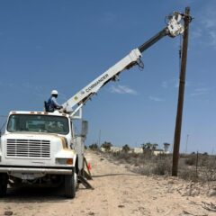 CONTINÚAN TRABAJOS DE ELECTRIFICACIÓN EN SANJUANICO