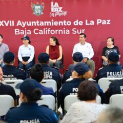 Reconoce Ayuntamiento de La Paz trayectoria de 11 policías municipales en su retiro