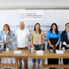 Celebra Milena Quiroga conexión aeronáutica con Los Ángeles