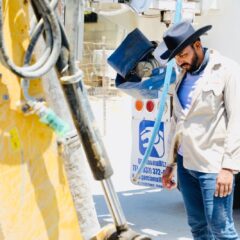 EL EQUIPO DE OOMSAPAS LOS CABOS TRABAJA EN LA REPARACIÓN DE TUBERÍA EN LA COLONIA SANTA ROSA EN SAN. JOSÉ DEL CABO