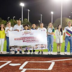 Entrega Alcaldesa Milena Quiroga 200 becas a deportistas destacados de La Paz