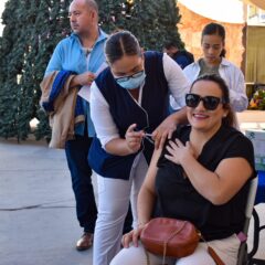 Realizan Feria de la Salud en explanada del Ayuntamiento de La Paz